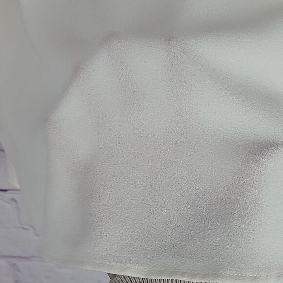 Van Heusen Cream Sleeveless Blouse/top With Lace Shoulders. Size XL - Picture 5 of 7